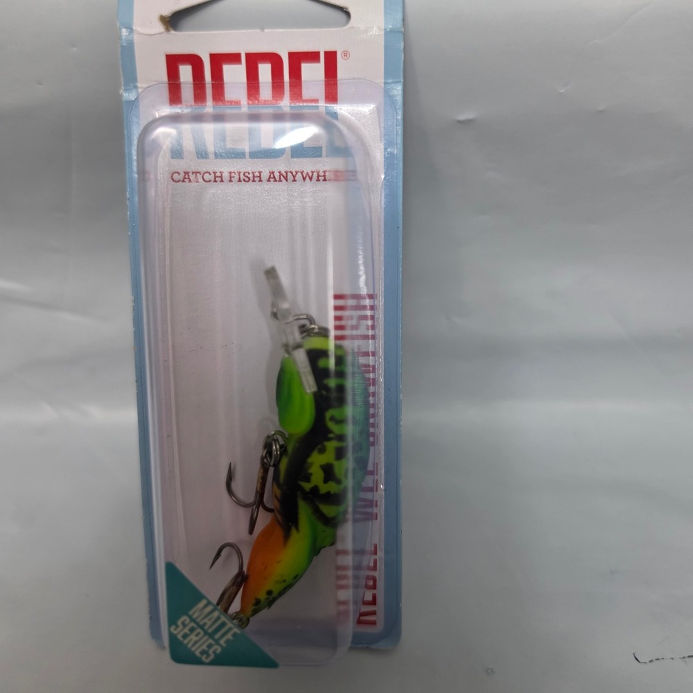 Booyah Rebel Fishing Lures Lot 4 Multi Bait Creek Catching Spinnerbait Crankbait - Picture 6 of 10